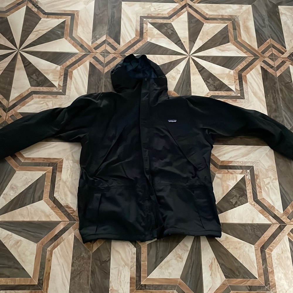 Patagonia rain coat/shell